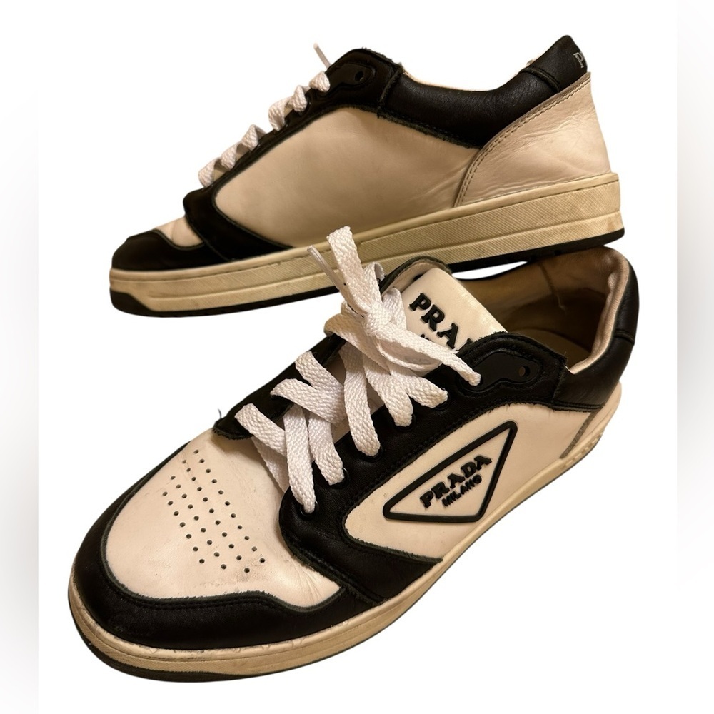 Vintage Prada Men's Black and Cream Sneakers size 40